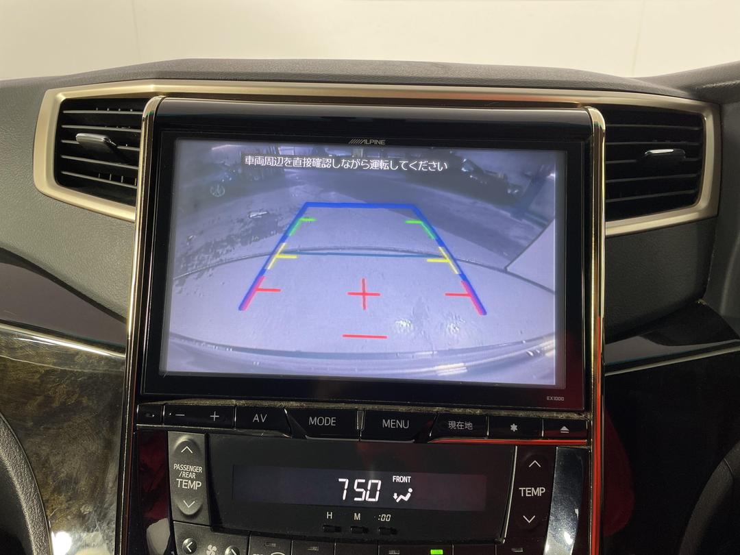 Photo '30' of Toyota Alphard