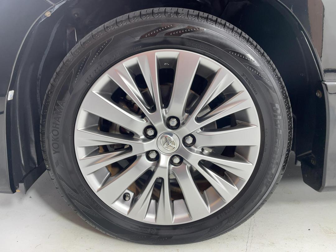 Photo '10' of Toyota Alphard