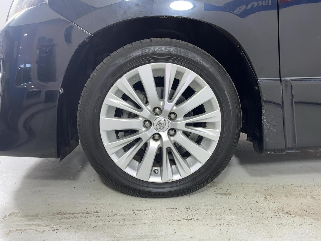 Photo '10' of Toyota Alphard
