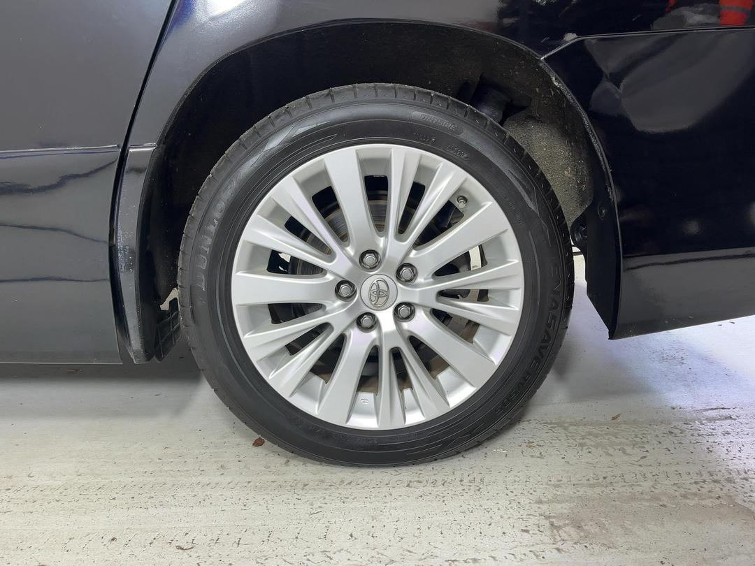 Photo '11' of Toyota Alphard