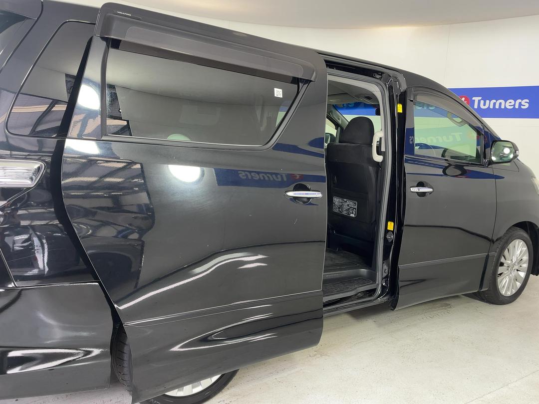 Photo '19' of Toyota Alphard