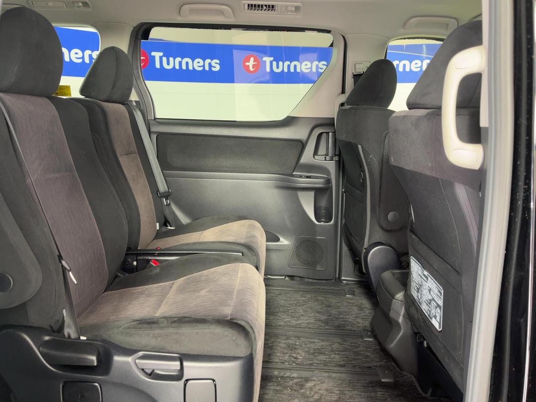 Photo '20' of Toyota Alphard