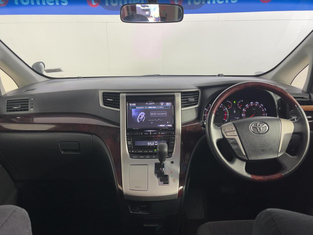 Photo '17' of Toyota Alphard