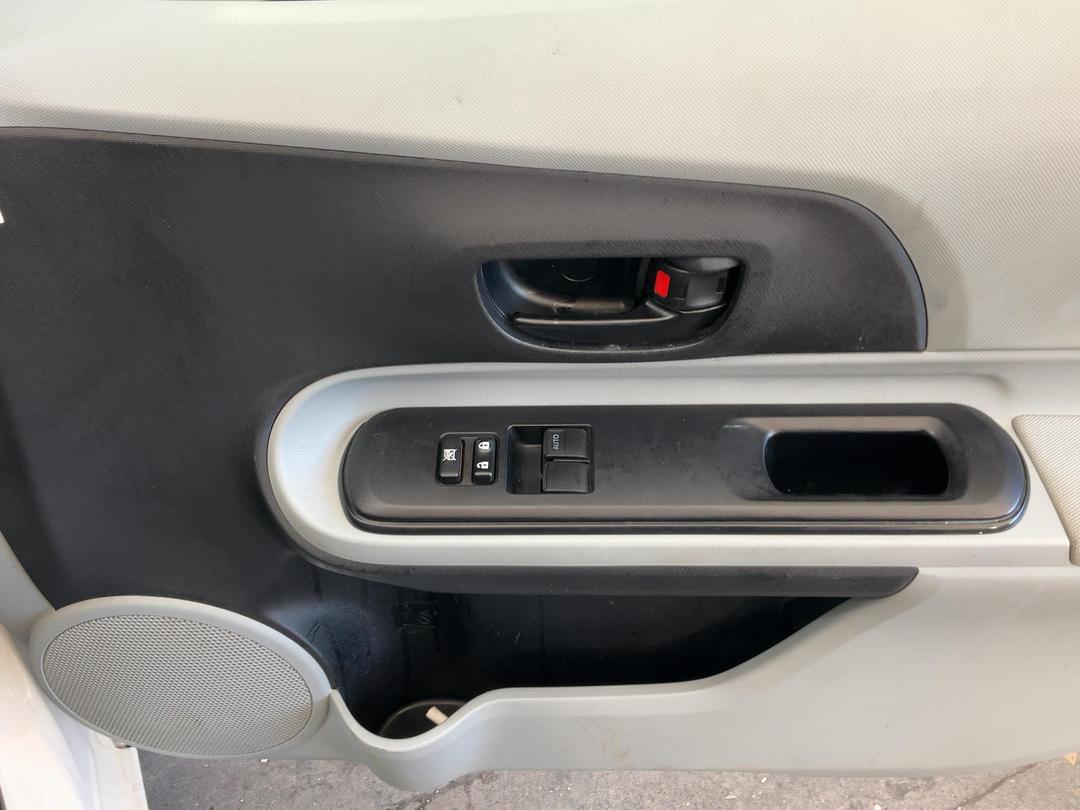 Photo '8' of Toyota Aqua