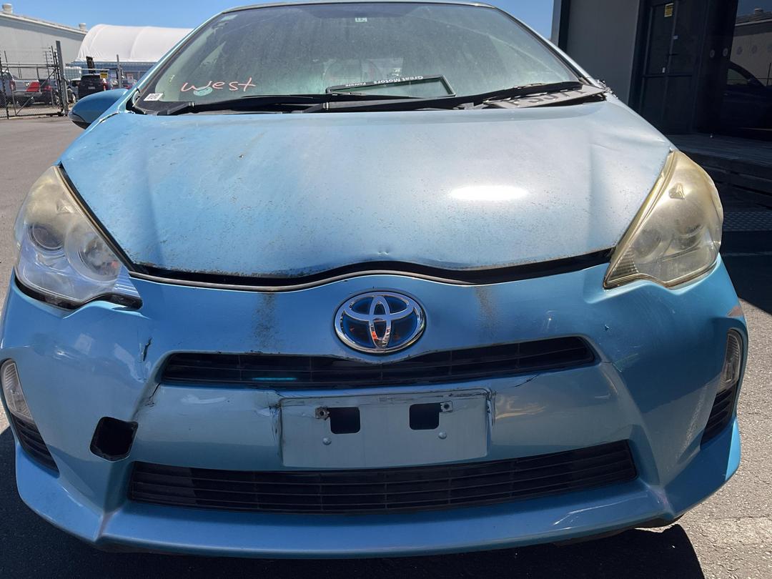 Photo '11' of Toyota Aqua Hybrid