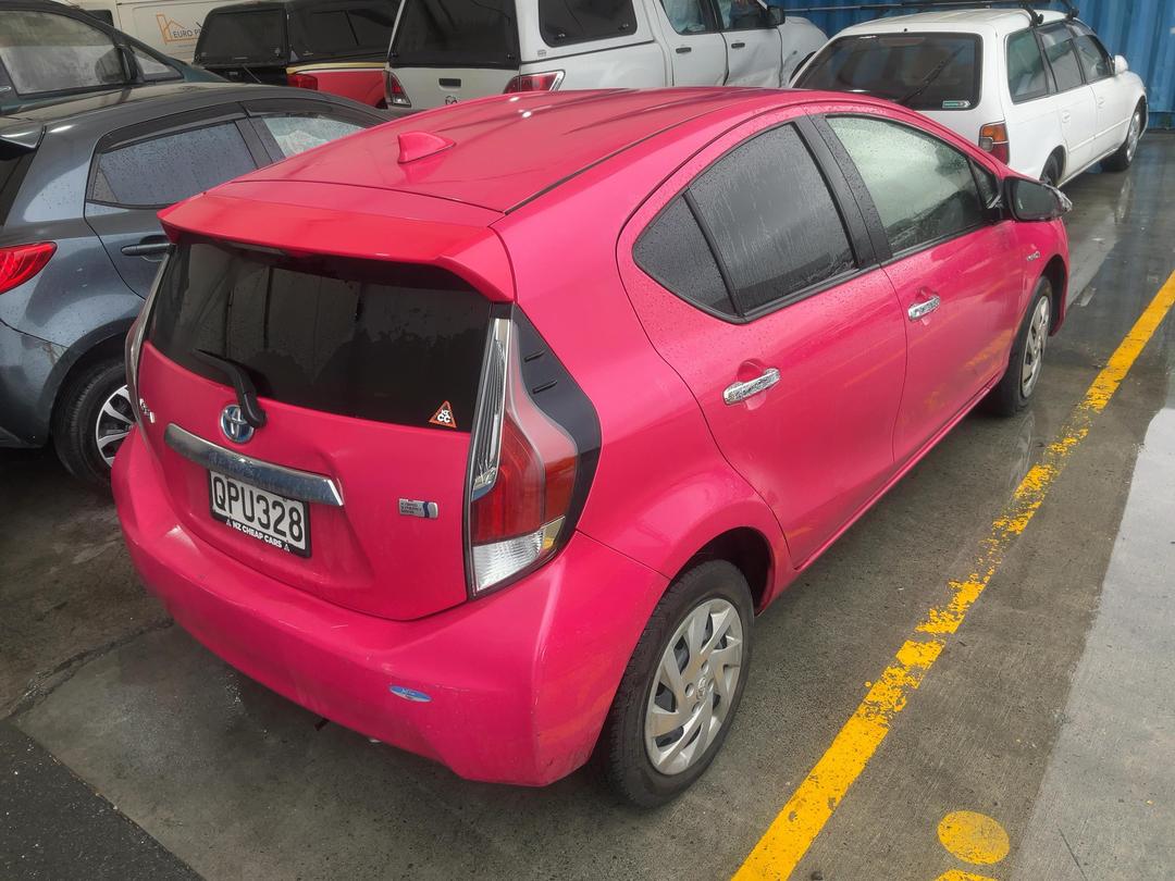 Photo '5' of Toyota Aqua