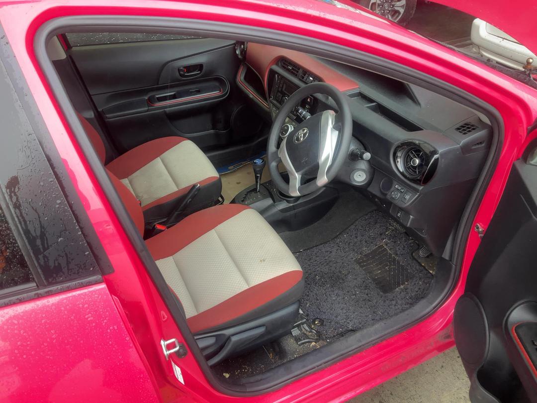 Photo '19' of Toyota Aqua