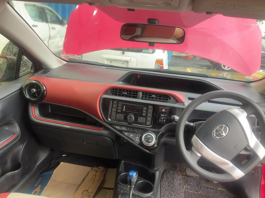 Photo '21' of Toyota Aqua