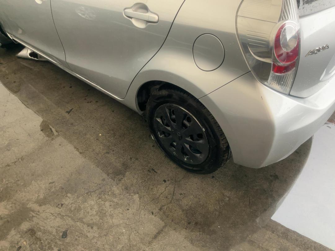 Photo '11' of Toyota Aqua