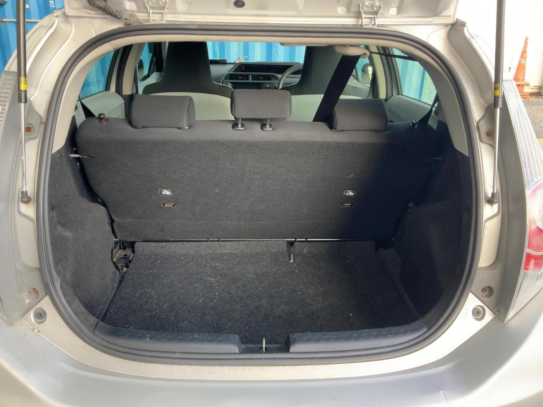 Photo '19' of Toyota Aqua