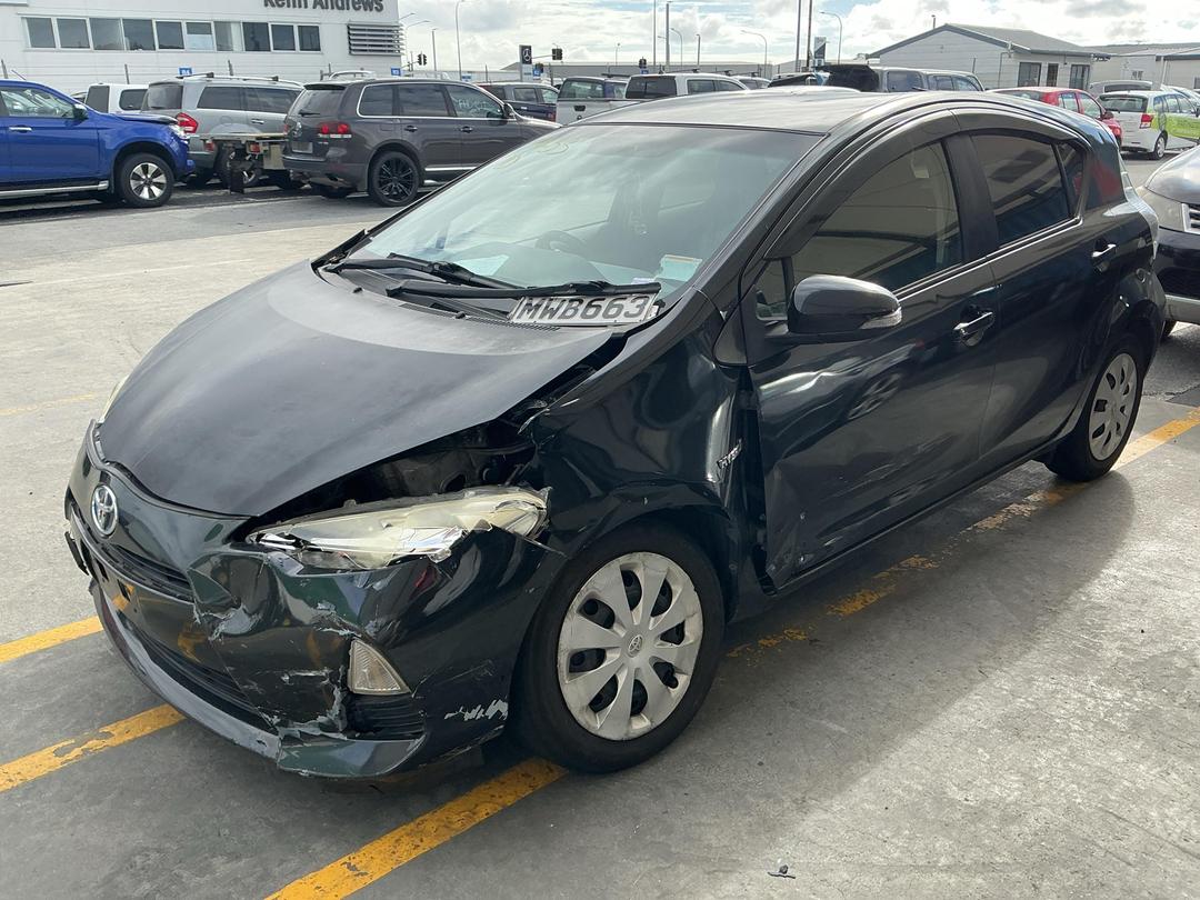 Photo '3' of Toyota Aqua