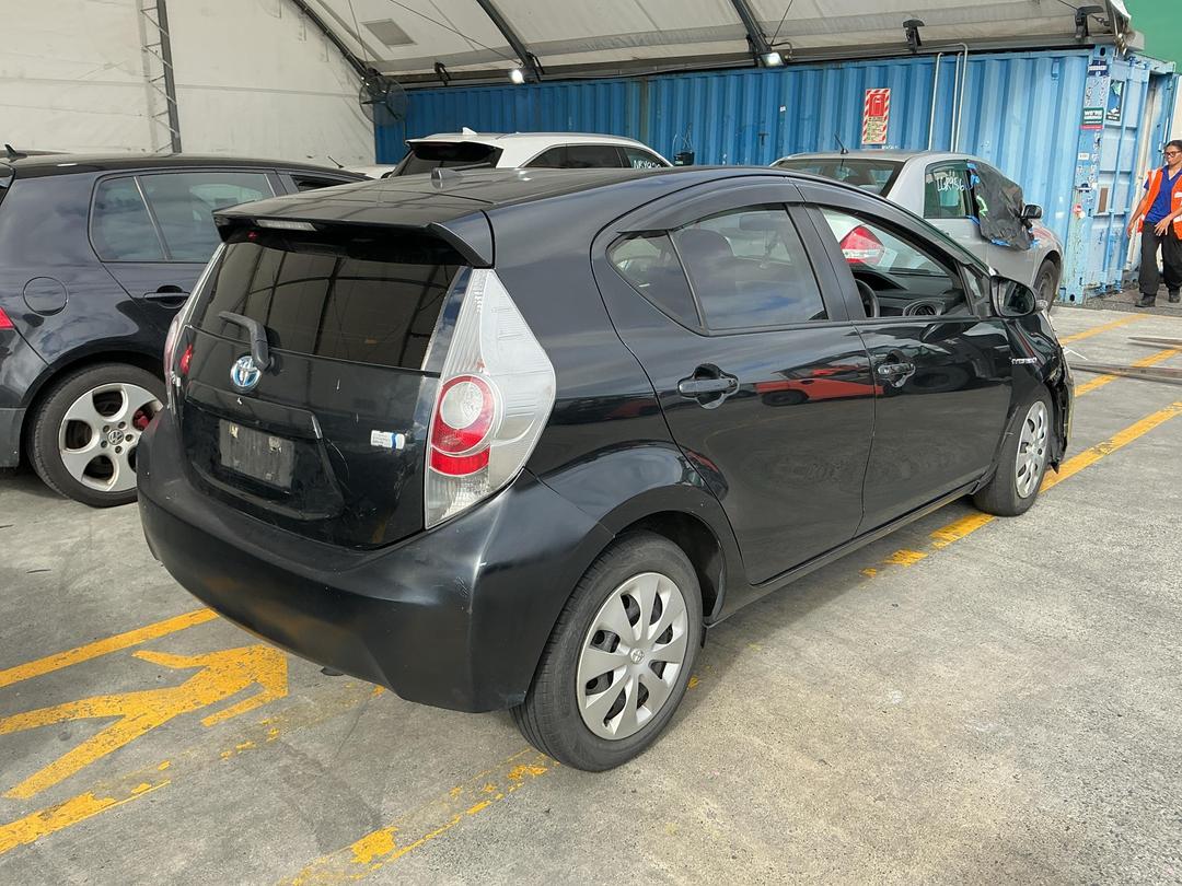 Photo '6' of Toyota Aqua