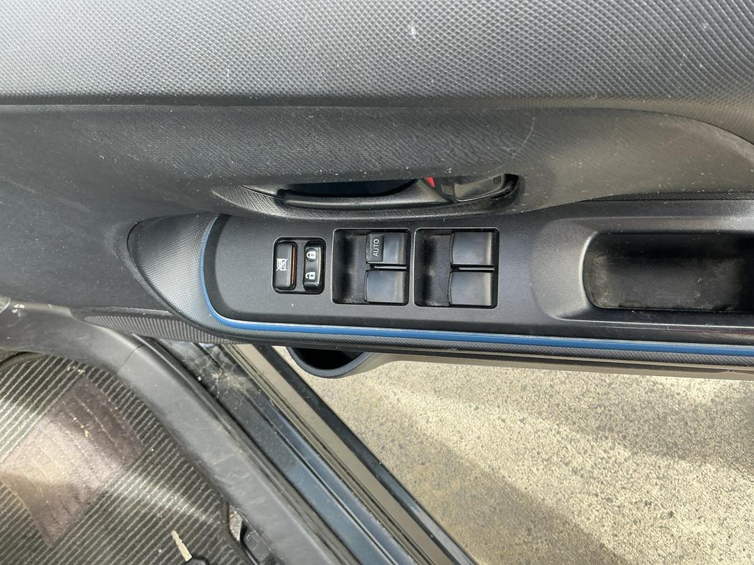 Photo '9' of Toyota Aqua