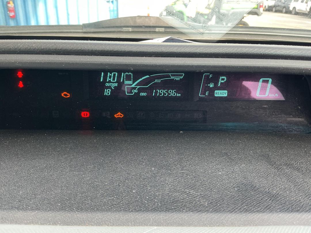 Photo '11' of Toyota Aqua