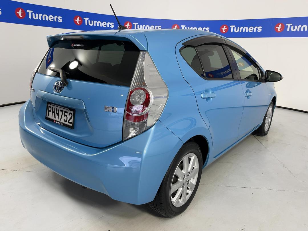 Photo '7' of Toyota Aqua