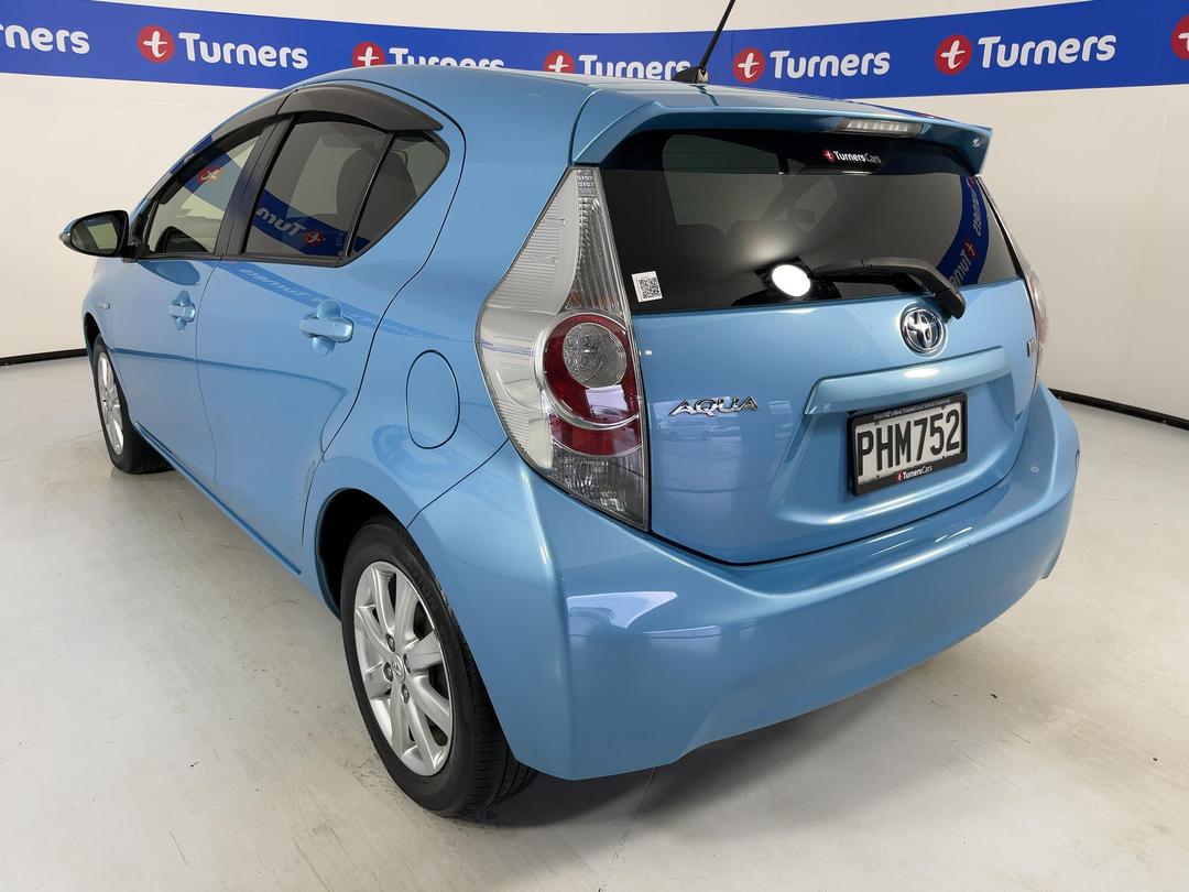 Photo '5' of Toyota Aqua