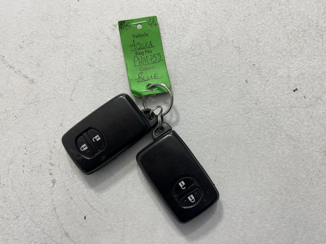 Photo '22' of Toyota Aqua