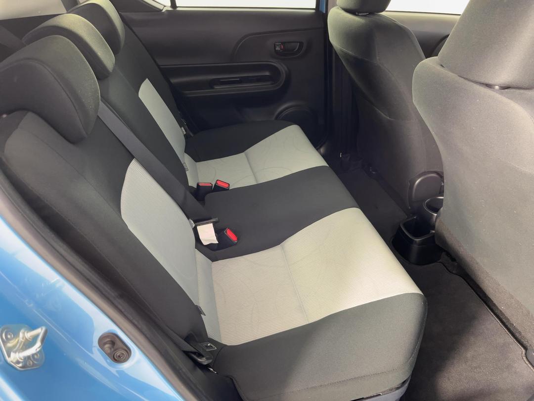 Photo '20' of Toyota Aqua