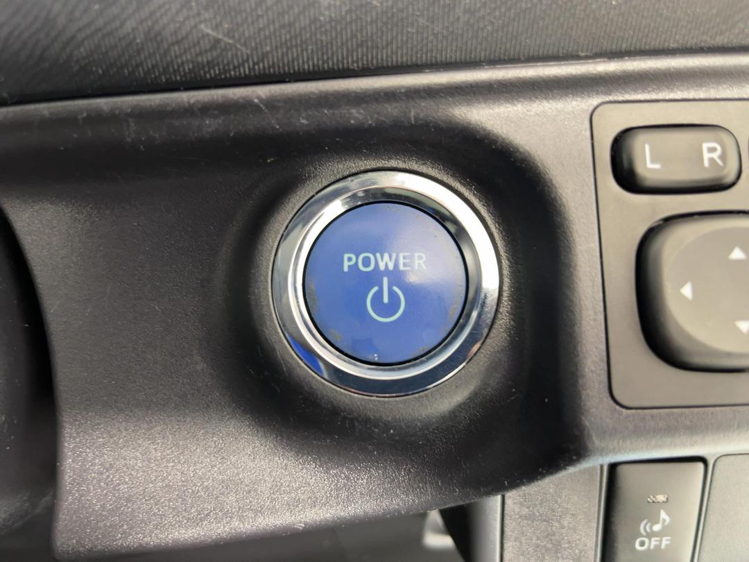 Photo '23' of Toyota Aqua