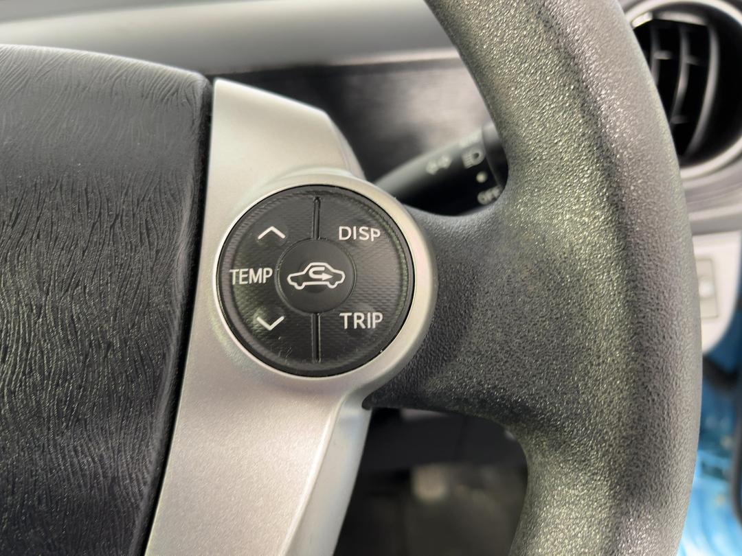 Photo '24' of Toyota Aqua