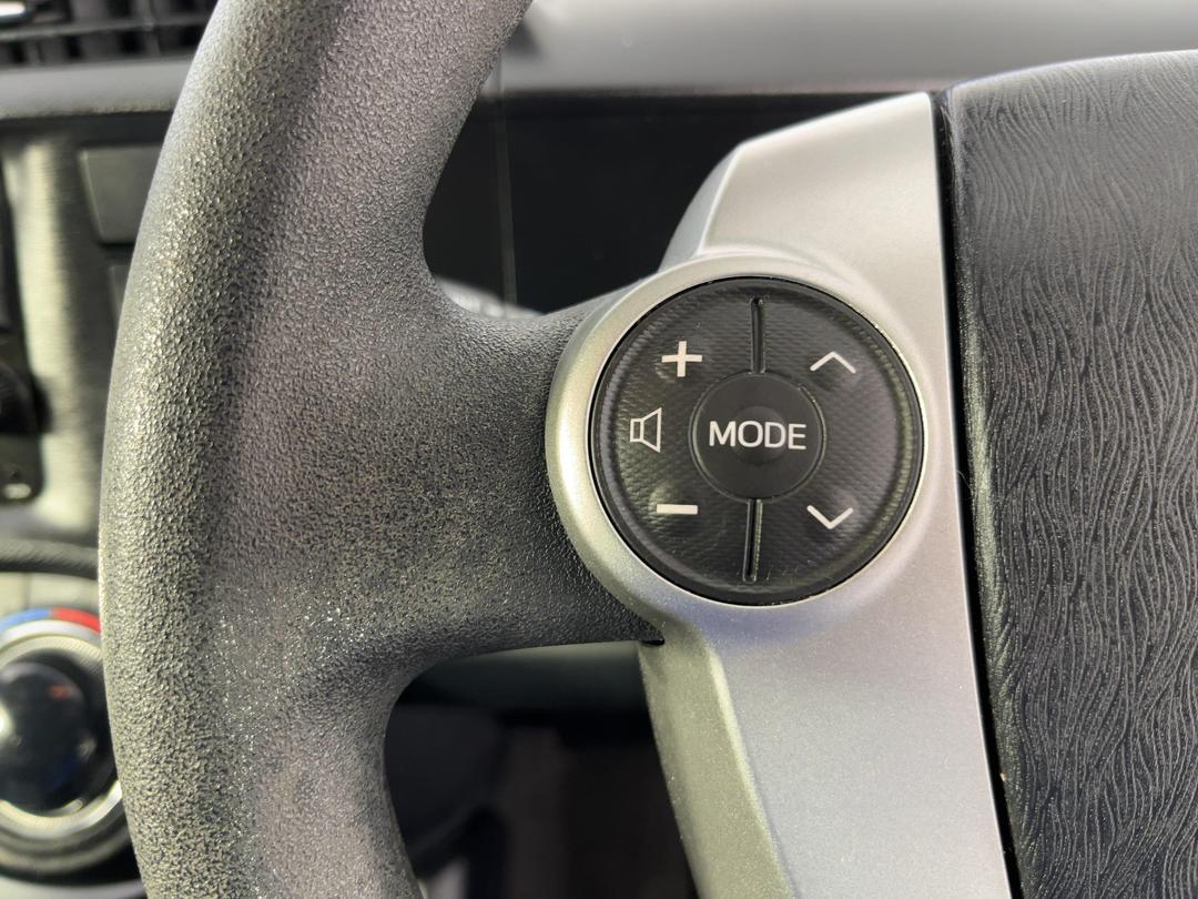 Photo '25' of Toyota Aqua