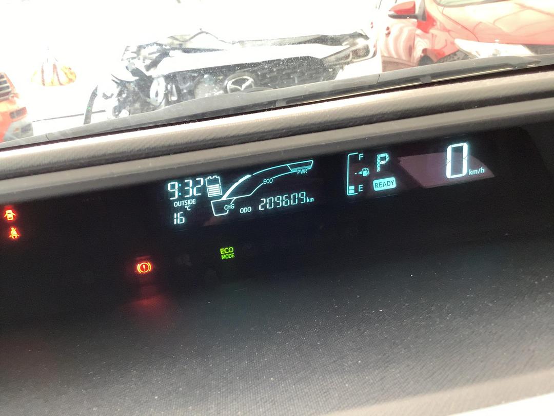 Photo '13' of Toyota Aqua