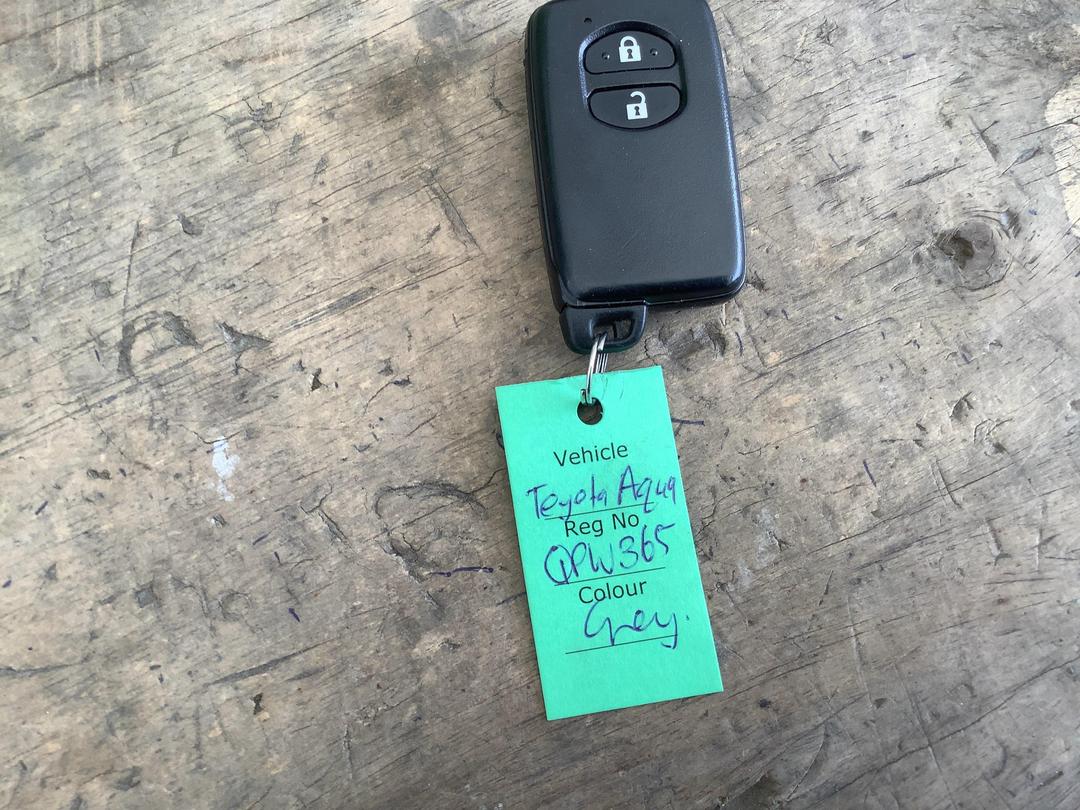 Photo '16' of Toyota Aqua