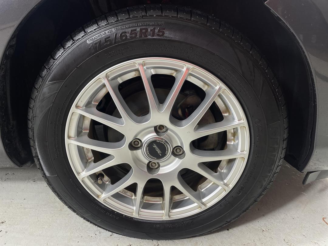 Photo '9' of Toyota Aqua