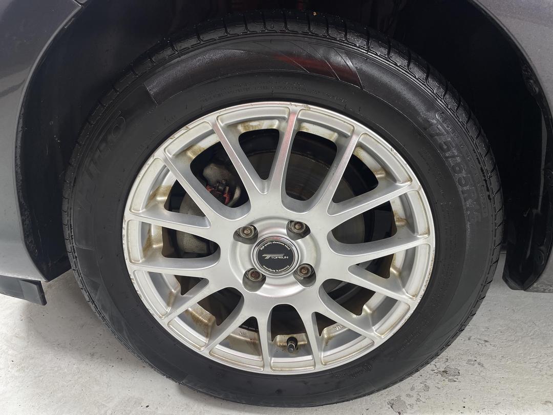 Photo '10' of Toyota Aqua