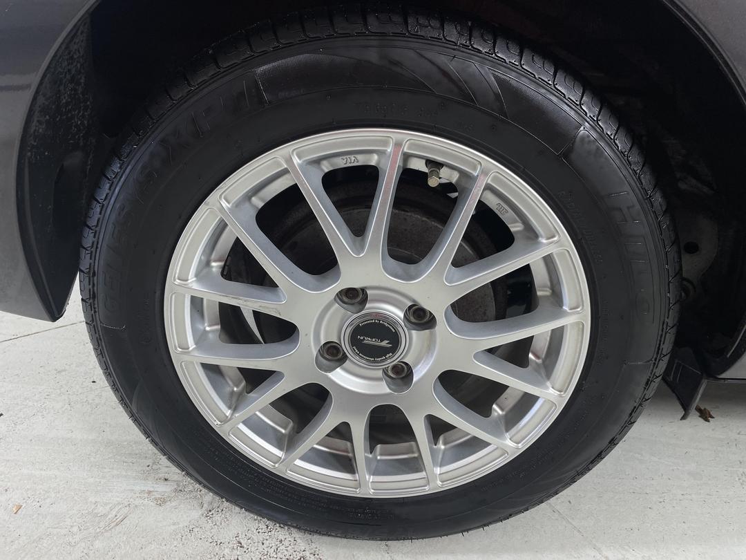 Photo '12' of Toyota Aqua