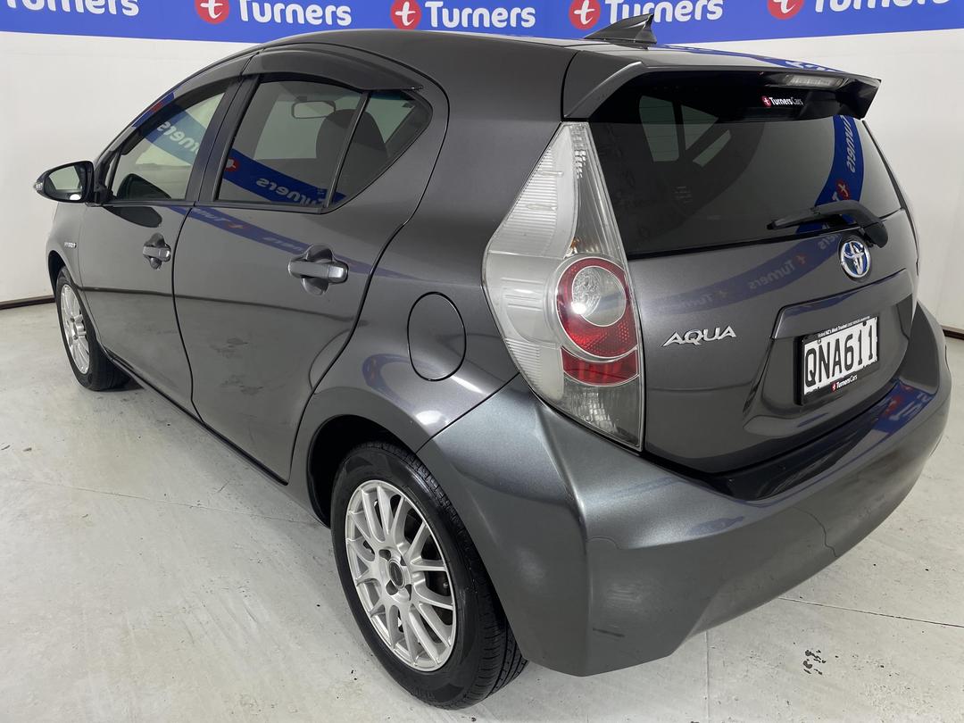 Photo '5' of Toyota Aqua