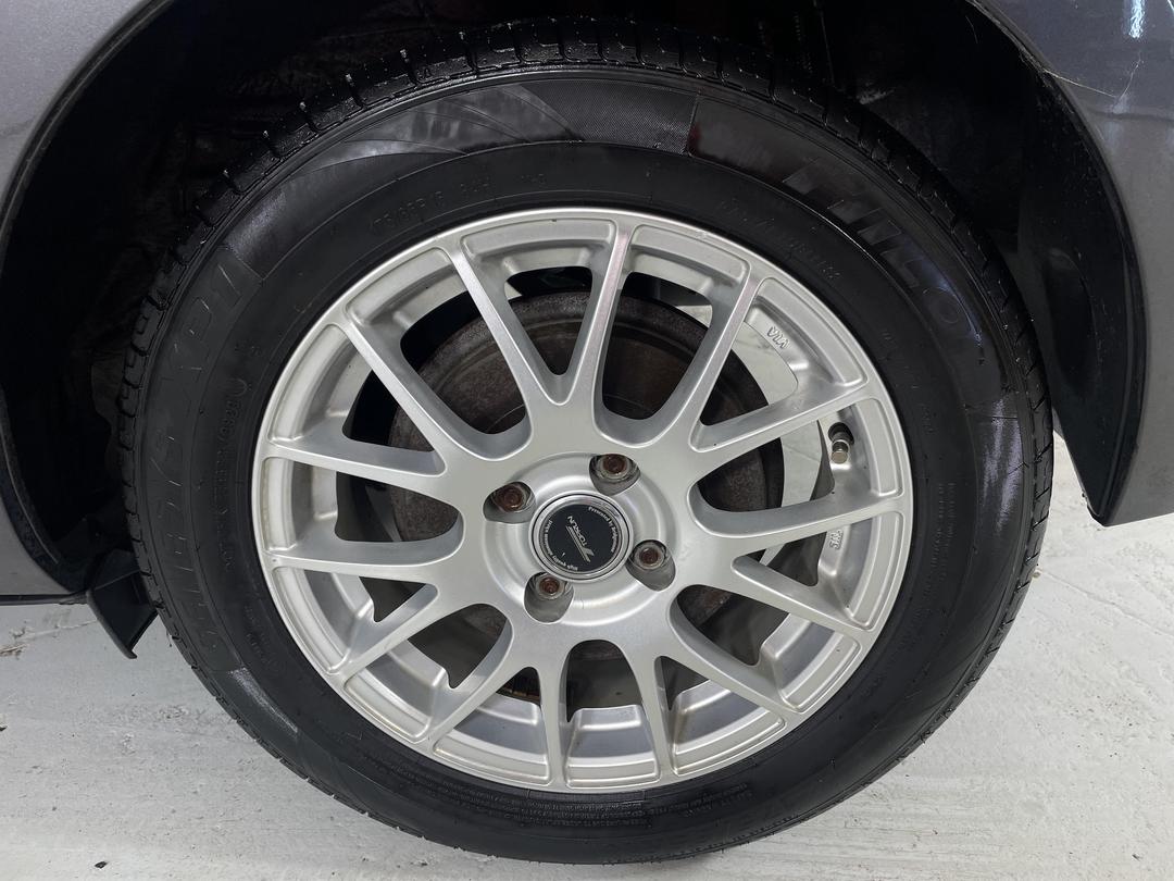 Photo '11' of Toyota Aqua