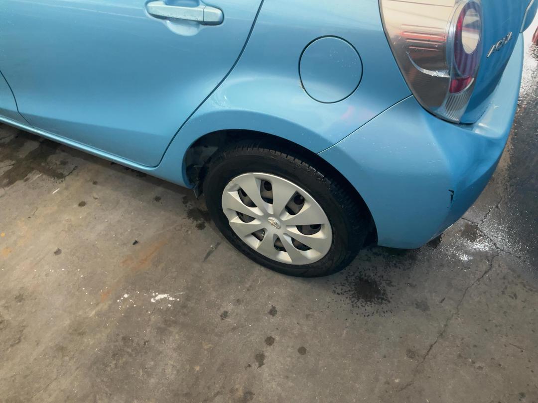 Photo '11' of Toyota Aqua