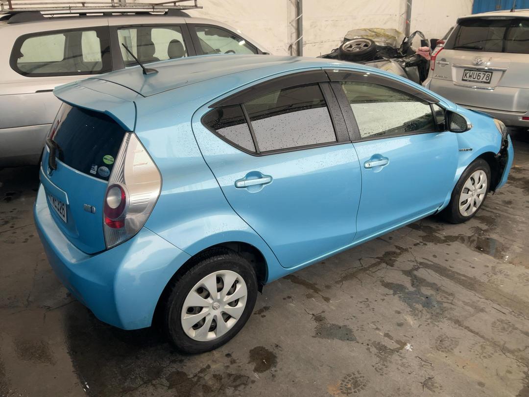 Photo '4' of Toyota Aqua