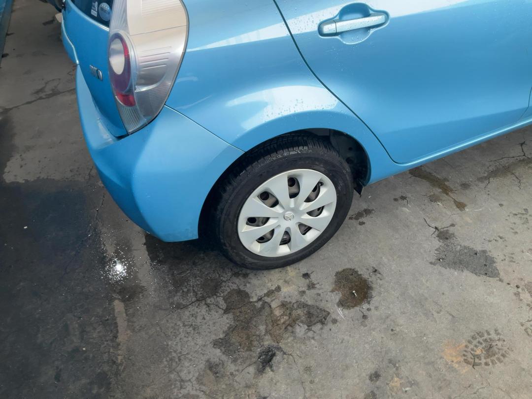 Photo '13' of Toyota Aqua