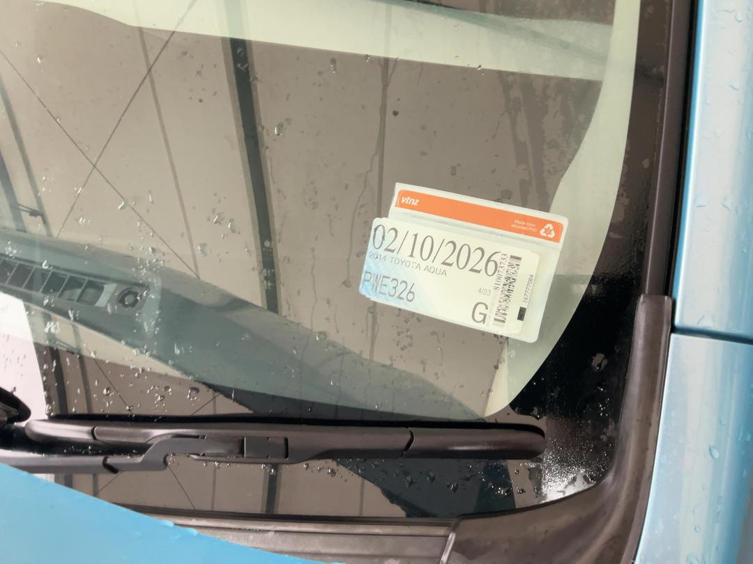 Photo '24' of Toyota Aqua