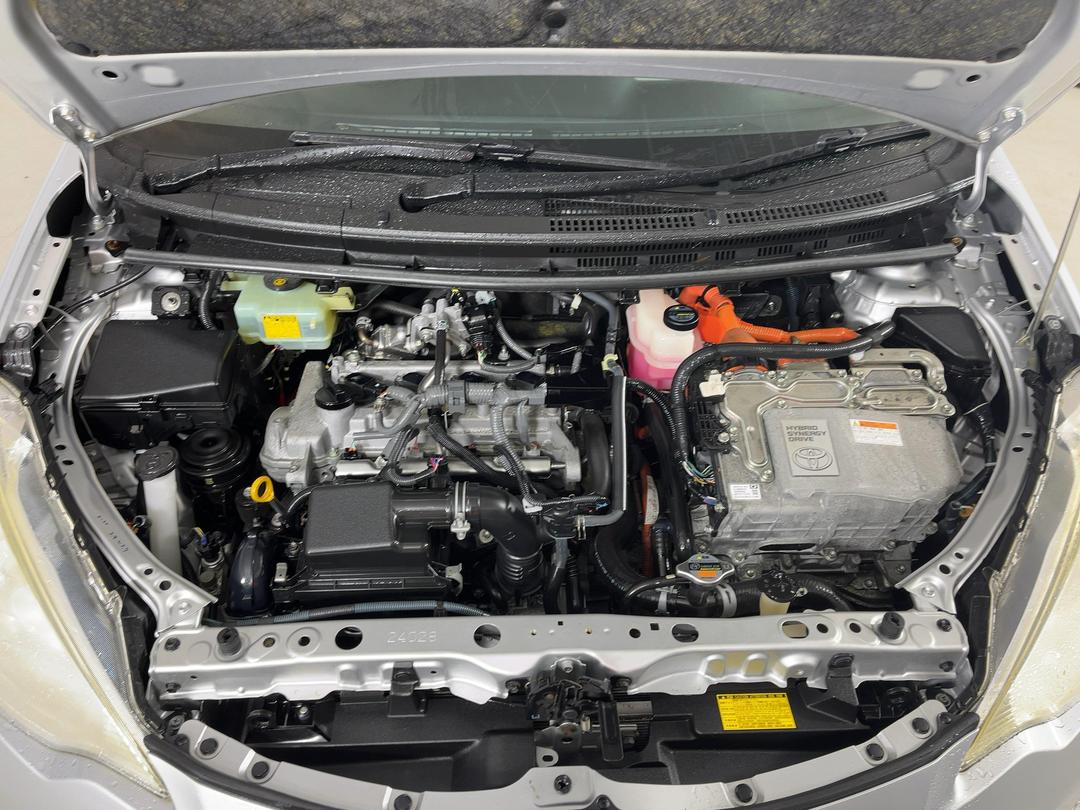 Photo '13' of Toyota Aqua