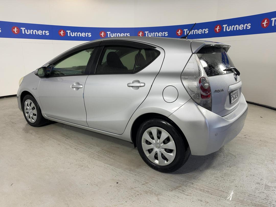 Photo '5' of Toyota Aqua