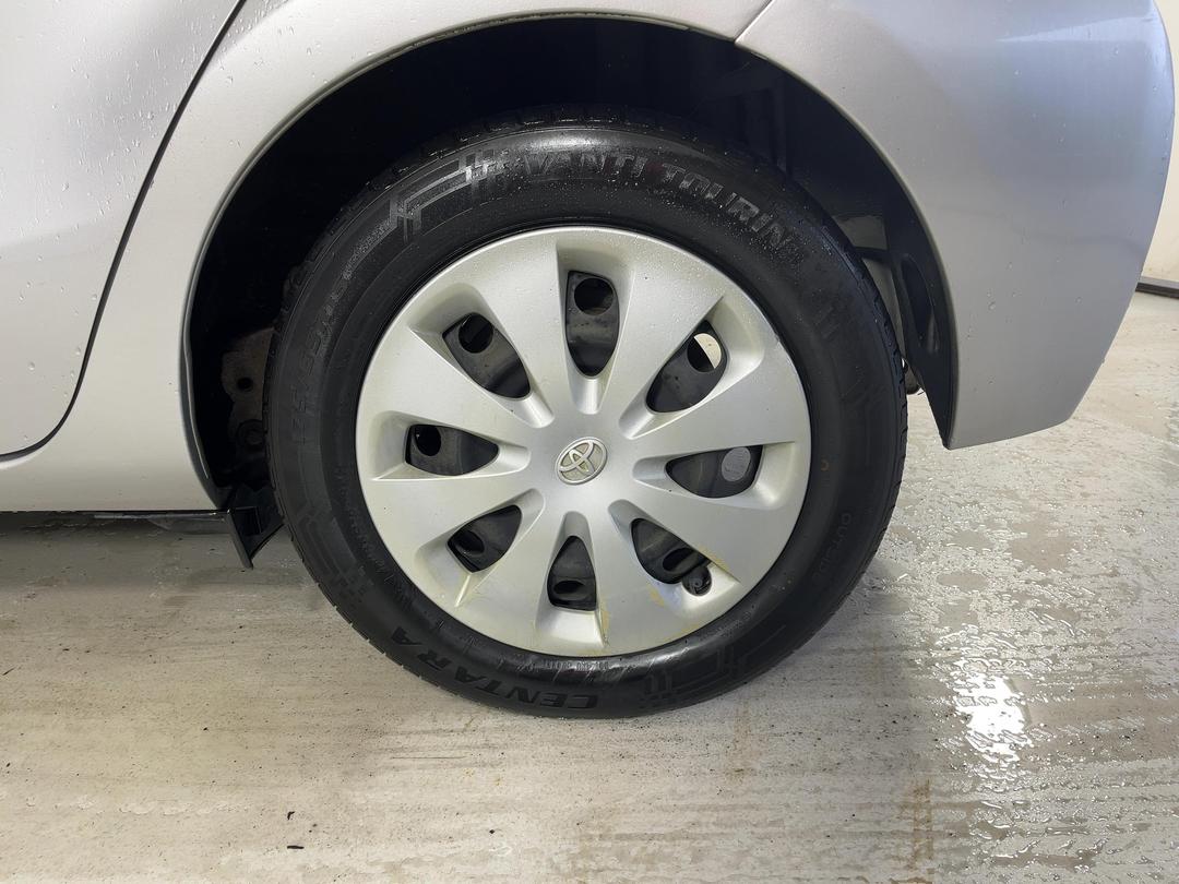 Photo '11' of Toyota Aqua