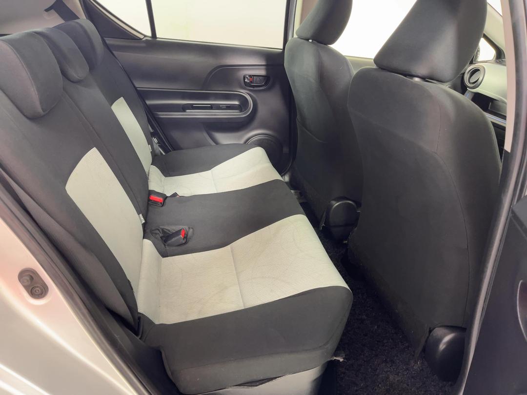 Photo '20' of Toyota Aqua