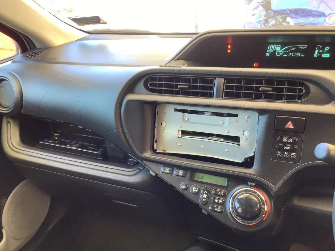 Photo '16' of Toyota Aqua