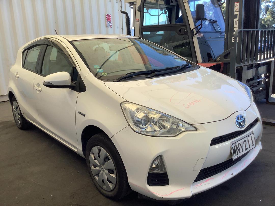 Photo '2' of Toyota Aqua