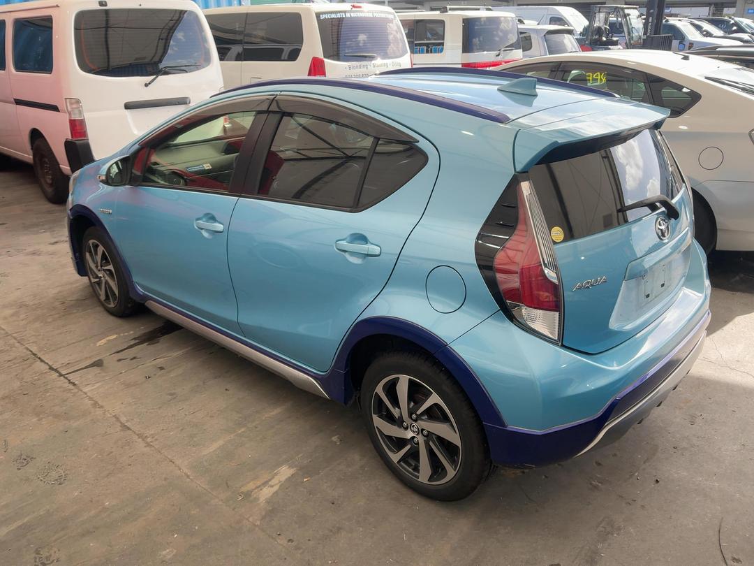 Photo '8' of Toyota Aqua