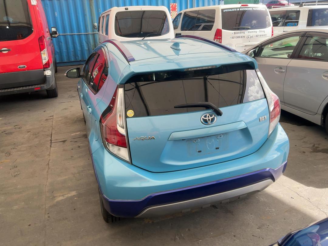 Photo '10' of Toyota Aqua
