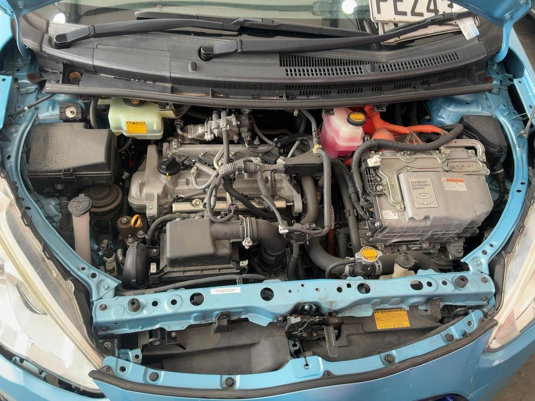 Photo '15' of Toyota Aqua