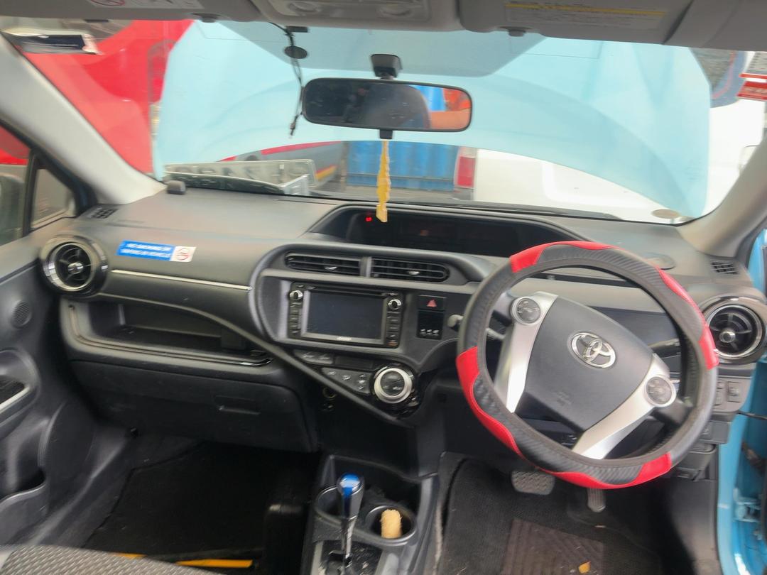 Photo '21' of Toyota Aqua