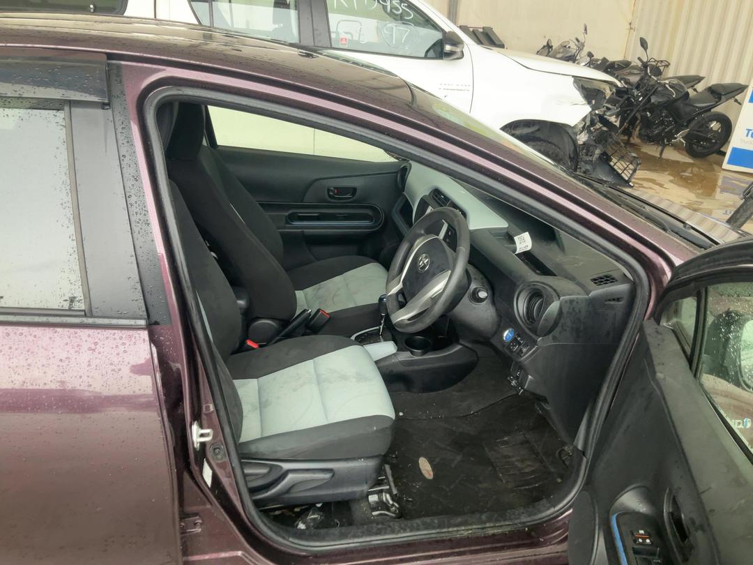 Photo '7' of Toyota Aqua Hybrid