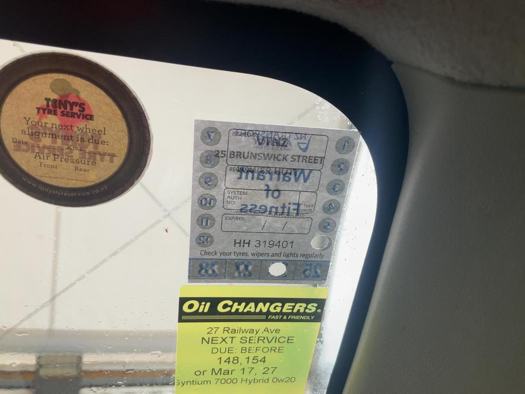 Photo '10' of Toyota Aqua Hybrid