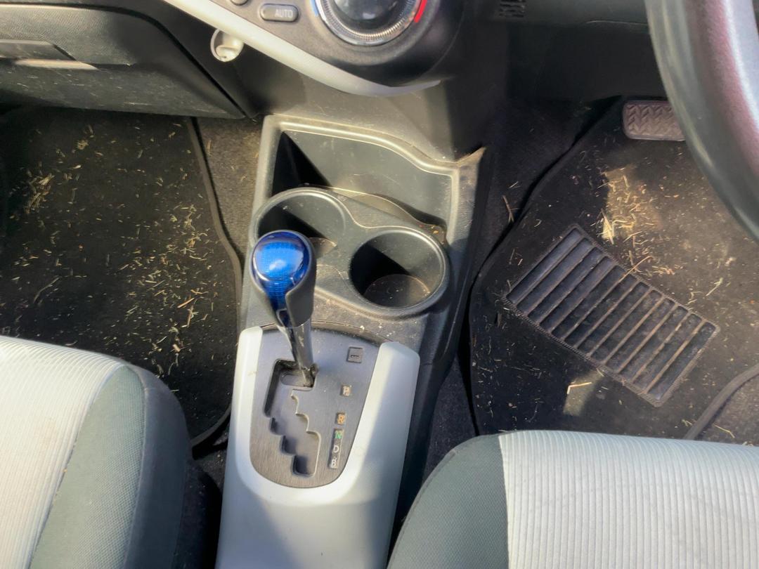 Photo '11' of Toyota Aqua