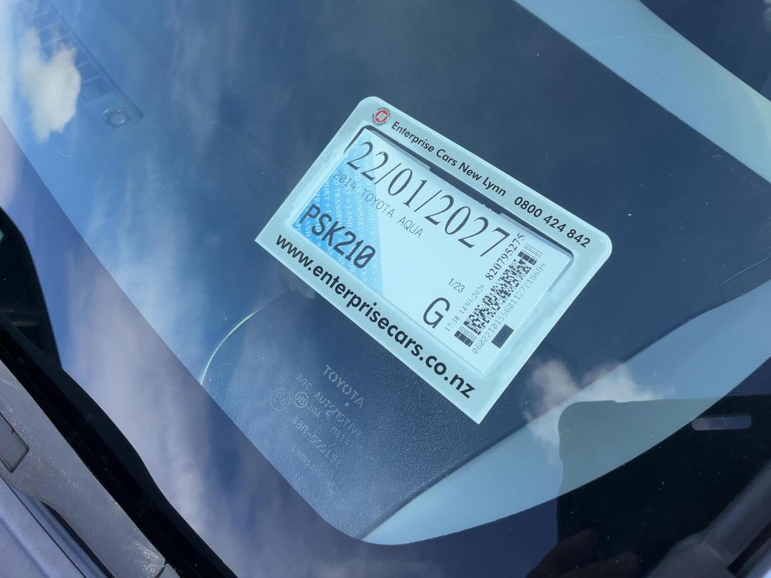 Photo '17' of Toyota Aqua